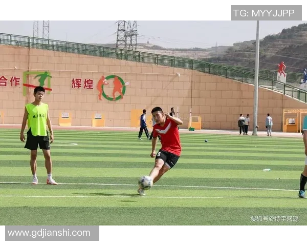 化身顶级足球球星在绿茵场上纵横驰骋追逐荣耀梦想 化身顶级足球球星在绿茵场上纵横驰骋追逐荣耀梦想