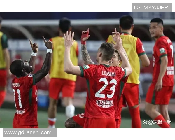 无人批评的足球天才展现完美技艺 他的每一次进攻都令人惊叹 无人批评的足球天才展现完美技艺 他的每一次进攻都令人惊叹