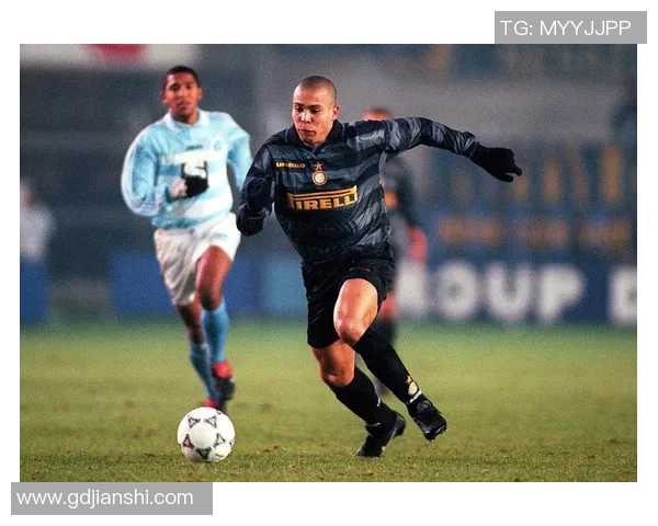 足球十号球员为何成为球星背后的原因与历史演变解析