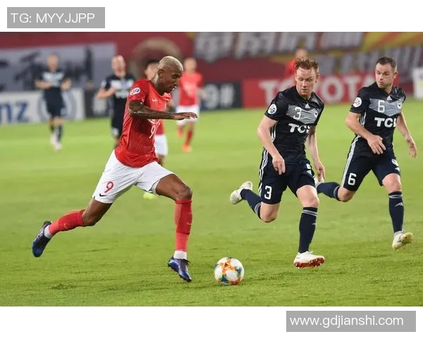 足球开黑球星：探讨足球游戏中的明星球员与战术配合之魅力