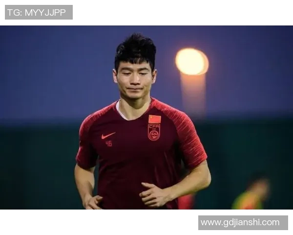 足球球星退役后如何适应新规则与角色转型的挑战与机遇